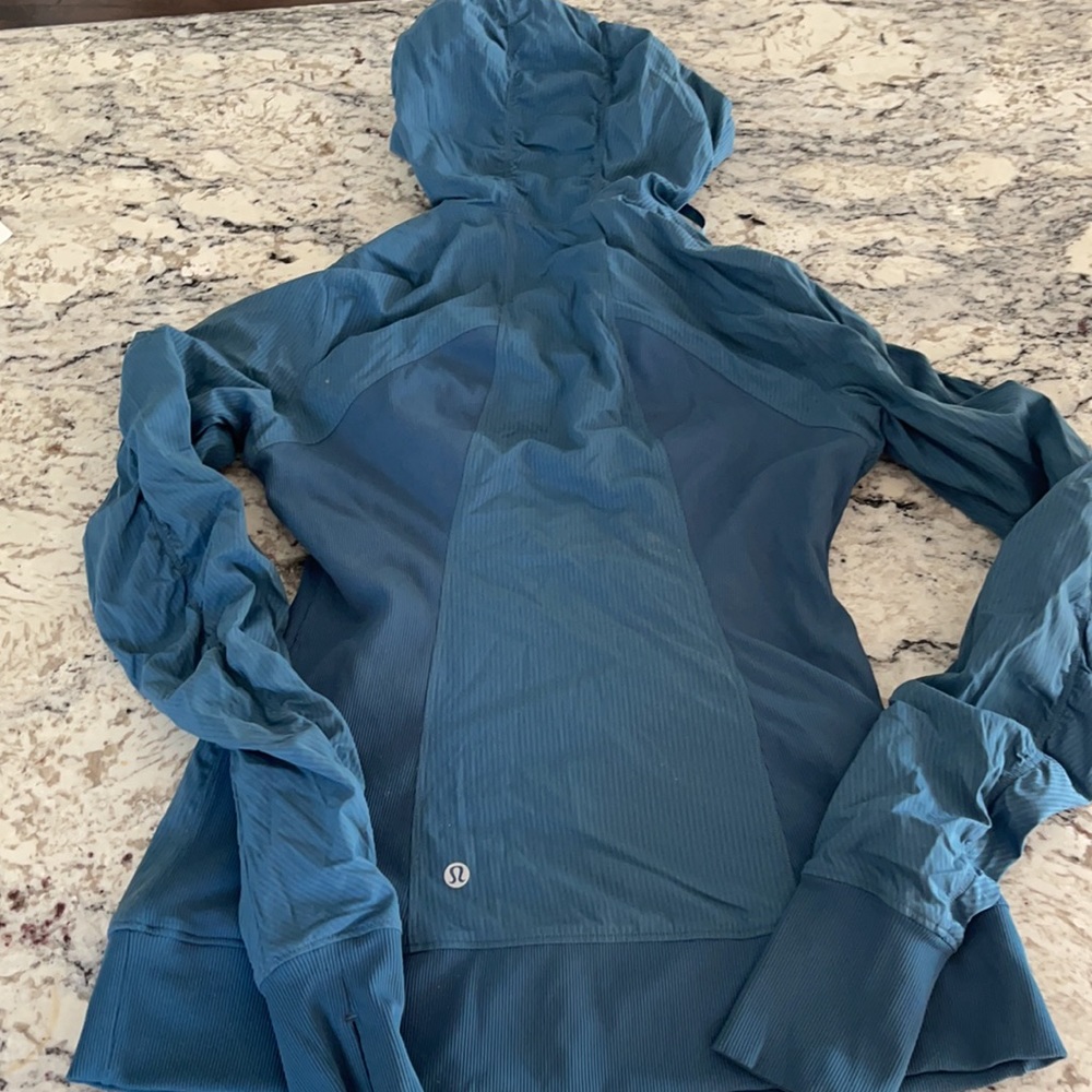 Lululemon jacket - Picture 4 of 6